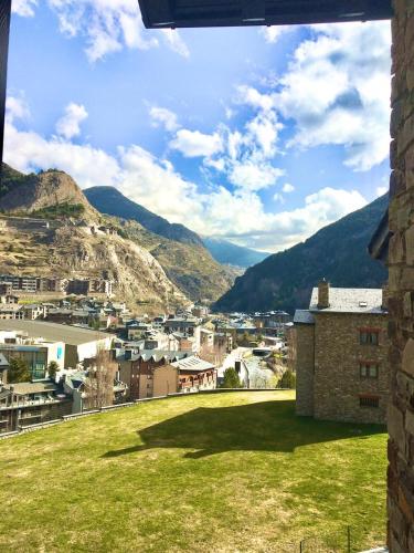 Pandangan, Cases de Canillo-Casa Sant Joan de Caselles HUT1-7955 in Prats