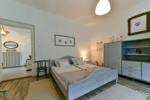 Halháza Erdészlak Apartman - image 3