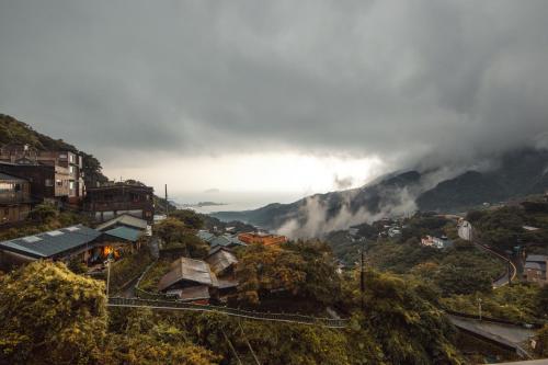 OwlStay Jiufen Green Ray - 故事所 山中夢遊 九份綠光