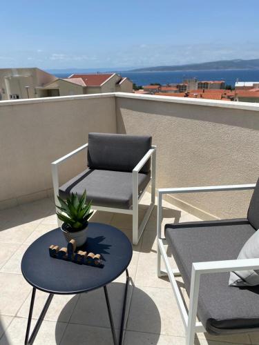 One-Bedroom Apartment image 1