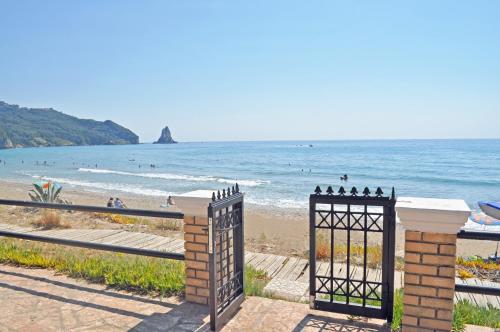 Corfu Beachfront holiday Houses Yannis on Agios Gordios beach