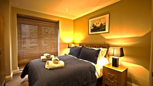 Deluxe 1 and 2 bedrooms apartments - King Bed - image 2