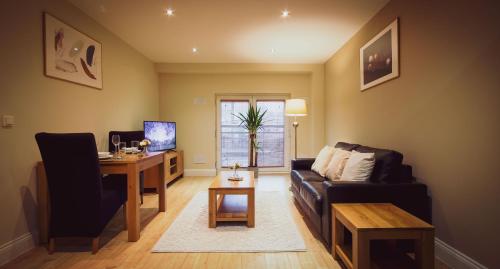One-Bedroom Apartment image 5