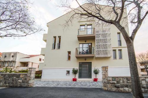 Amaris luxury apartments 5