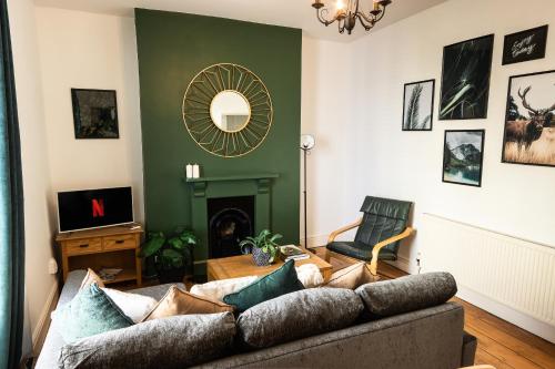 Picture of Central Plymouth Georgian 1 Br Apartment - Private Parking - Habita Property