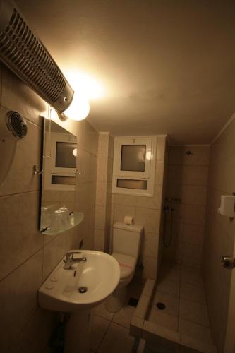 Adam's Hotel - image 9