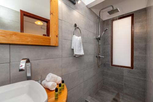 Marina's Studios - image 12