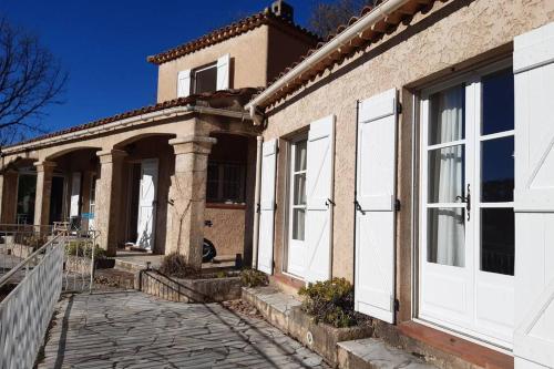 Villa entière entre mer et montagne gîte à louer Flayosc