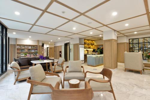 Astera Sathorn Hotel