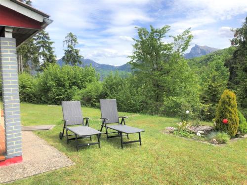 Ferienhaus am Traunsee mit Bergsicht in Traunkirchen