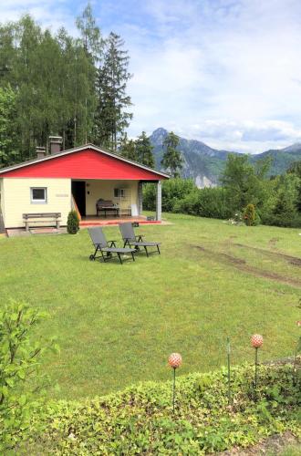 Ferienhaus am Traunsee mit Bergsicht, Pension in Traunkirchen