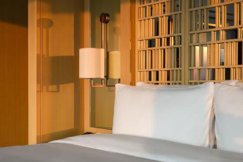 2 twin beds