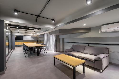 Meeting room / ballrooms, Milhouse Hostel Avenue in Monserrat