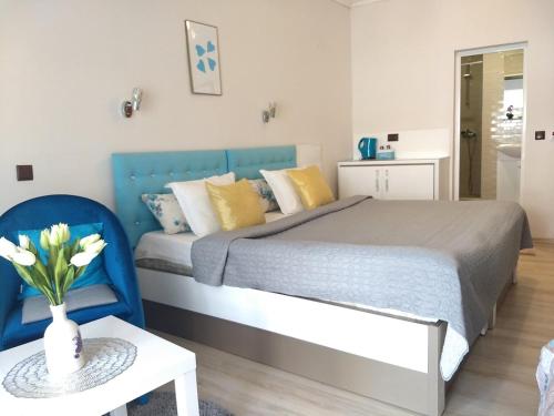 . White Rose Guest Rooms
