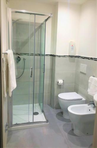 Double Room with Terrace image 6