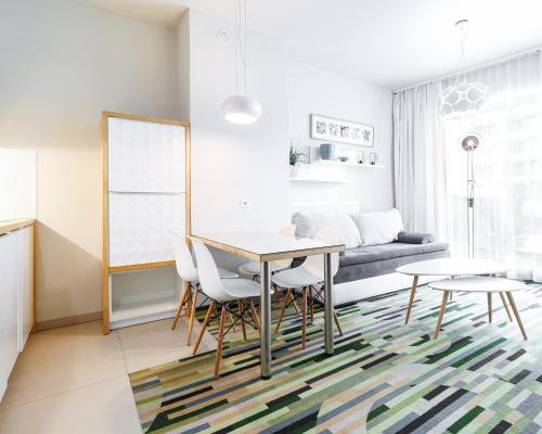 Apartment with Partial Sea View image 9