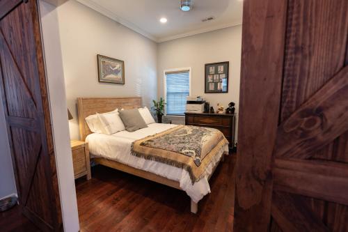 Remodeled Historic House Walkable to Everything in Raleigh, USA