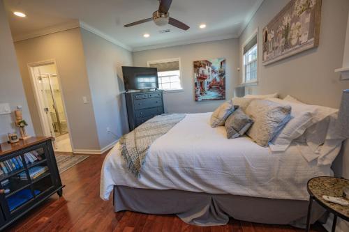 Remodeled Historic House Walkable to Everything in Raleigh, USA