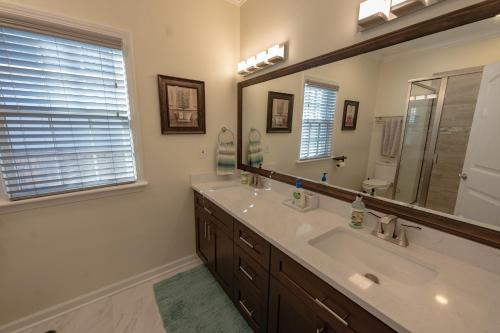 Remodeled Historic House Walkable to Everything in Raleigh, USA