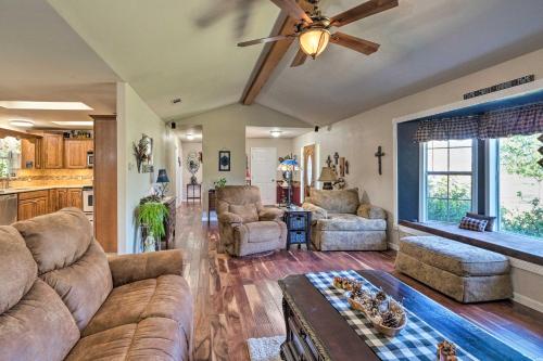 Country Retreat on 15 Acres with Hot Tub Dogs OK