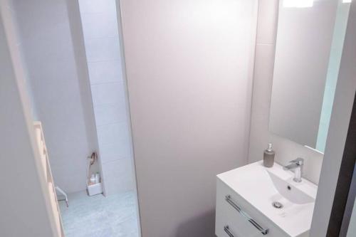 Bathroom, GROOMI Le Jardinet - Avec bureau en centre ville ! in Castelnau-le-Lez