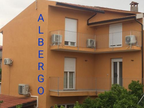 . ALBERGO MADAU