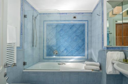 room detail thumbnail 2