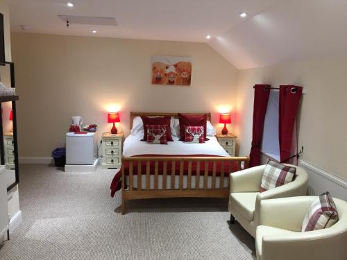 The Village Inn and Kirtle House B&B in Іглсфілд