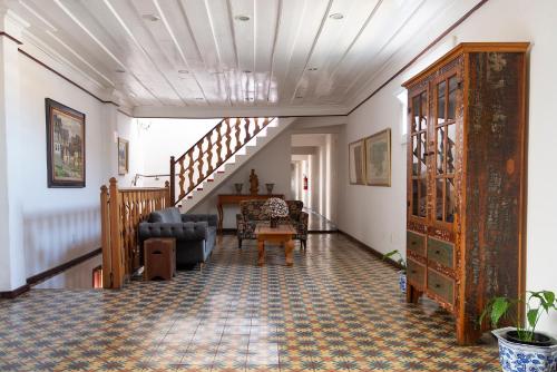 ทัศนียภาพภายนอกโรงแรม, Hotel Colonial in ใจกลางเมืองโอว์โร เปรโต