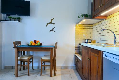 مطبخ, House in Εndless green - Arethousa, Ikaria in Patmos