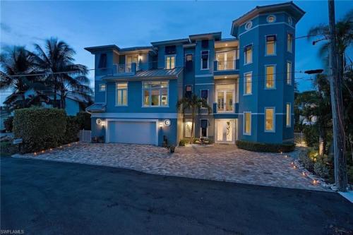 Big Kahuna – Bonita Springs, FL