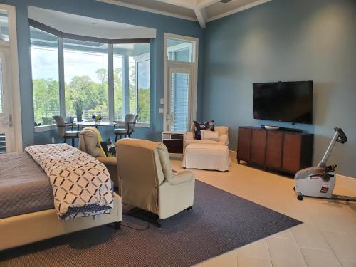 Big Kahuna – Bonita Springs, FL