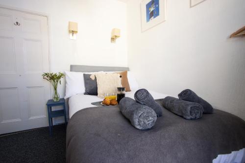 Georgian Central Plymouth 2 BR Apartment - Private Parking - Habita Property