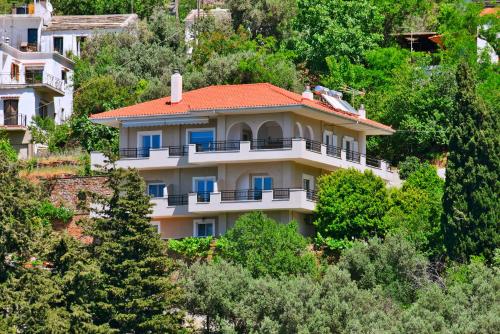 المنظر الخارجي, House in Εndless green - Arethousa, Ikaria in Patmos