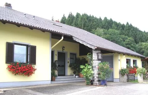 Gästehaus Lumesberger in Grein, Österreich