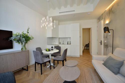 Plaza Mina Suites - Adults Recommended Room Type - One-Bedroom Apartment