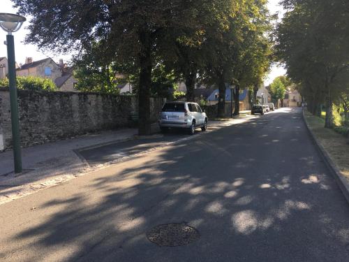 Maison en pierres au coeur du village médiéval de Villeneuve