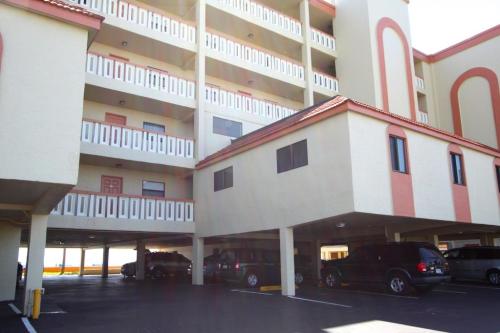 100 - Las Brisas - main image