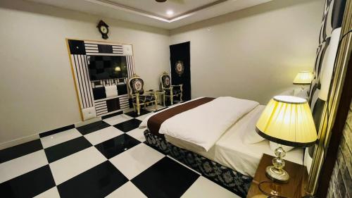 Golden Sand Hotel in Rahim Yar Khan