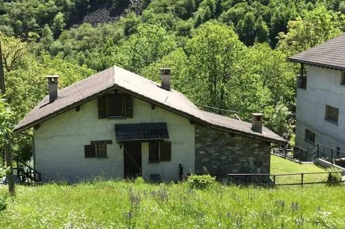 Casa Cantoni in Menzonio, Schweiz