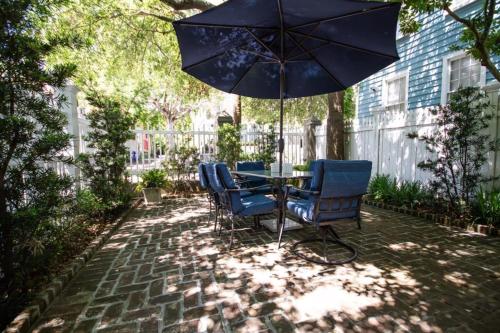 Downtown Garden Hideaway - image 5
