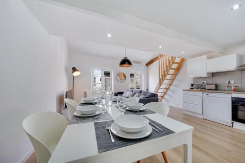 Confortable Rooftop view Appart Hôtel Avignon - image 8