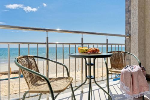 REEFF Sea View Resort - image 3