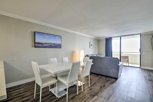 Waterfront Resort Condo with Private Beach and Pool in ฮัตสัน(FL)