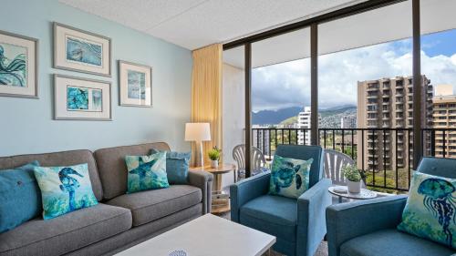MANTA RAY SUITE at THE WAIKIKI BANYAN - image 9