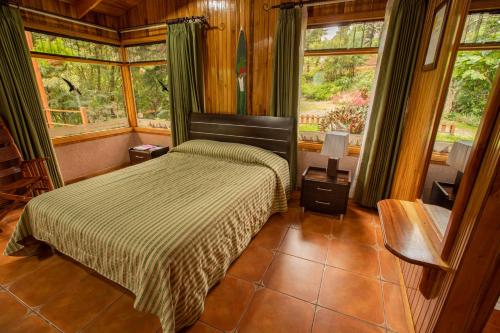 Los Pinos Cabins & Reserve