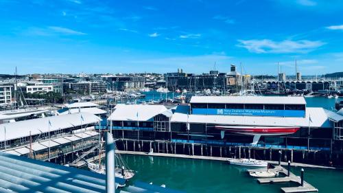 New Waterfront Penthouse on Princes Wharf with Harbor view! The heart of Auckland City! Free Parking!, Auckland (photo 5)