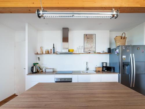 Tranquil Holiday Home in Bardos with Terrace gîte à louer Guiche