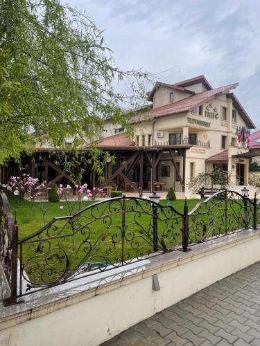 . Hotel Parc Tecuci