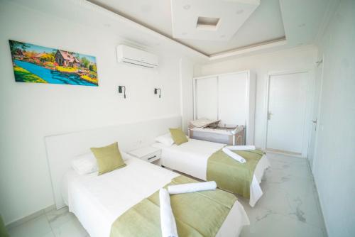 Emirbey - 2 Bedroom Holiday Villa with jacuzzi in Kalkan